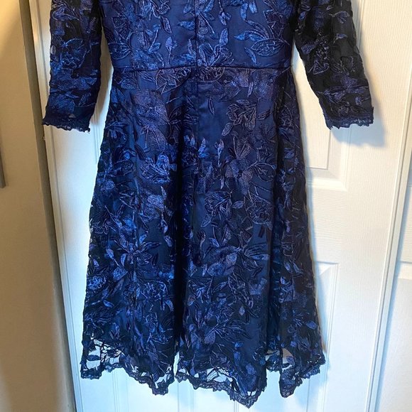 Brand New A-Line Mother of the Bride Dress Elegant Jewel Neck Tea Length Lace - Picture 6 of 6